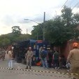Ônibus tomba e deixa feridos na zona norte; bombeiros estão no local (Reprodução/Record Rio)
